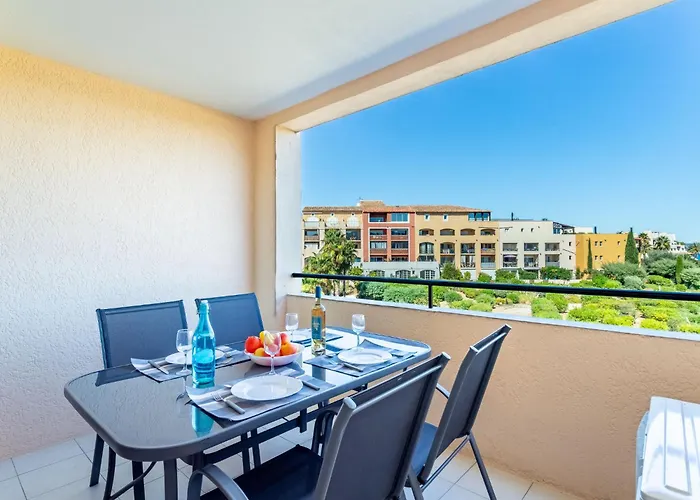 Les Marines-11 By Interhome Daire