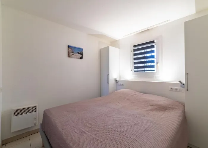 Les Marines-11 By Interhome Daire Gassin